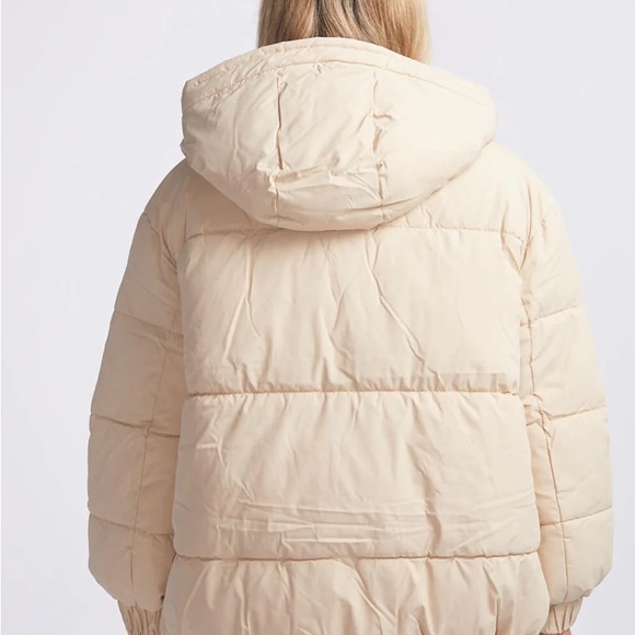 Vero Moda Winter Puffer Jacket in Irish Cream size XS - Picture 5 of 8